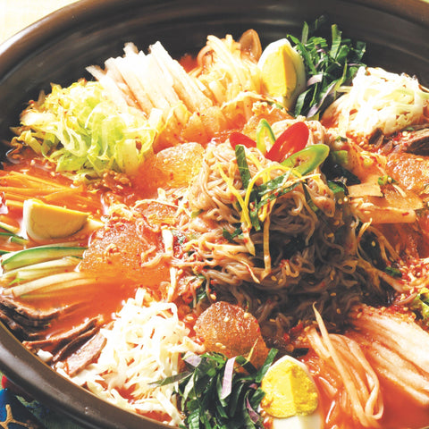 115 JengBahn ChigNaengMyun (Arrowroot Noodles with Shredded Vegetables & Beef in Cold Brot)