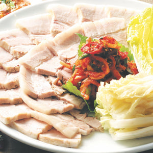 038 JeYoogBoSsam (Boiled Pork Belly with Salted Cabbage)